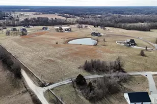 8 Northern Dancer Dr, Troy, MO 63379 - Photo 1