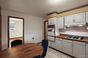11511 Corlyn Dr, Saint Louis, MO 63138 - Photo 7