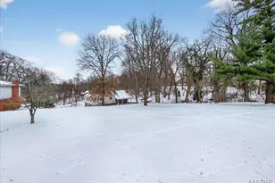 6 Castle Dr, Florissant, MO 63034 - Photo 37