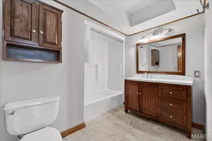 6 Castle Dr, Florissant, MO 63034 - Photo 9