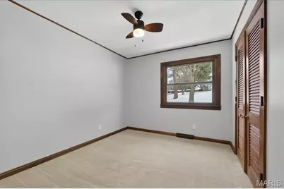 6 Castle Drive, Florissant, MO 63034 - Photo 15
