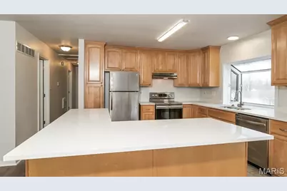 16504 Forest Pine Drive, Ballwin, MO 63011 - Photo 5