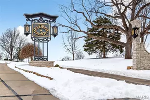 244 E Governor Pl, Saint Charles, MO 63301 - Photo 3