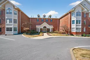 561 Sarah Ln, Saint Louis, MO 63141 - Photo 3