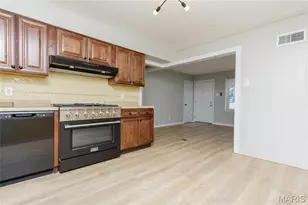 8871 Boyce Pl, Jennings, MO 63136 - Photo 9