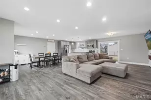 384 Peffer Ln, Fenton, MO 63026 - Photo 3