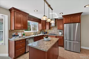 1989 Cedarmill Dr, Chesterfield, MO 63017 - Photo 13