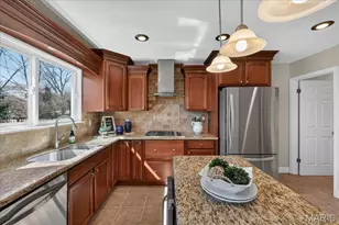 1989 Cedarmill Dr, Chesterfield, MO 63017 - Photo 15
