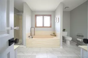 6906 Wellsford Ct, Oakville, MO 63129 - Photo 37