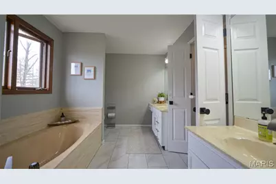 6906 Wellsford Court, Oakville, MO 63129 - Photo 35