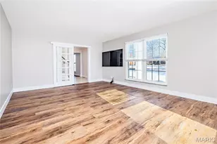 9836 Charwick Dr, Saint Louis, MO 63128 - Photo 7