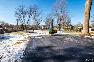 9836 Charwick Dr, Saint Louis, MO 63128 - Photo 37