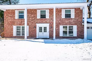 9836 Charwick Dr, Saint Louis, MO 63128 - Photo 3