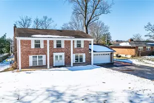 9836 Charwick Dr, Saint Louis, MO 63128 - Photo 45