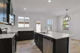 7119 Trainor Pl, Saint Louis, MO 63116 - Photo 9