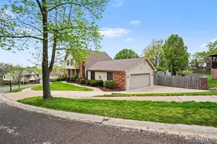 5022 Amber Pl Dr, Saint Louis, MO 63128 - Photo 3