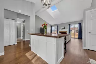 1108 Mendoza Dr, Saint Peters, MO 63376 - Photo 5