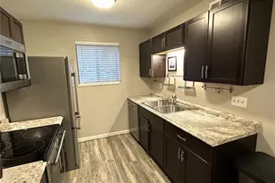 1741 Gascony Parc Dr, Lake Saint Louis, MO 63367 - Photo 5