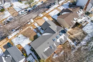 6835 Bear Creek Dr, Saint Louis, MO 63129 - Photo 9