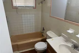 1315 Thrush Ln, Florissant, MO 63031 - Photo 9