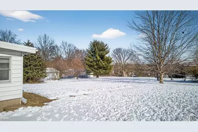 46 Garden Lane, Maryland Heights, MO 63043 - Photo 25