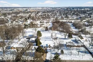 46 Garden Ln, Maryland Heights, MO 63043 - Photo 33