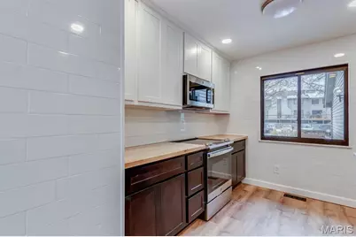 1722 Robin Knoll Court, Saint Louis, MO 63146 - Photo 9