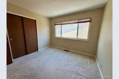 890 Meadowgrass Drive, Florissant, MO 63033 - Photo 11