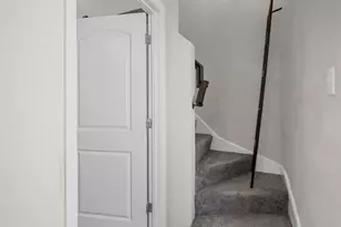 917 N 5th St, Saint Charles, MO 63301 - Photo 17