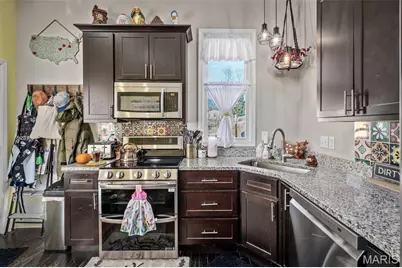 917 N 5th Street, Saint Charles, MO 63301 - Photo 9