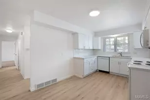 316 Harding Ave, Maryland Heights, MO 63043 - Photo 7