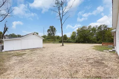 316 Harding Avenue, Maryland Heights, MO 63043 - Photo 17