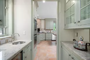 20 Ridgemoor Dr, Clayton, MO 63105 - Photo 15