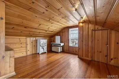 9533 Gentry Avenue, Saint Louis, MO 63125 - Photo 11