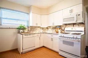 9105 Southview Ln, Saint Louis, MO 63123 - Photo 7