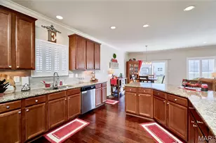 935 Ridgepointe Pl Cir, Lake Saint Louis, MO 63367 - Photo 15