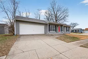 1374 Half Moon Dr, O'Fallon, MO 63366 - Photo 11