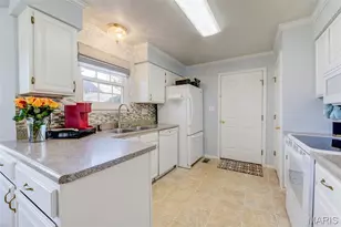 11941 Autumn Trace Ct, Maryland Heights, MO 63043 - Photo 15