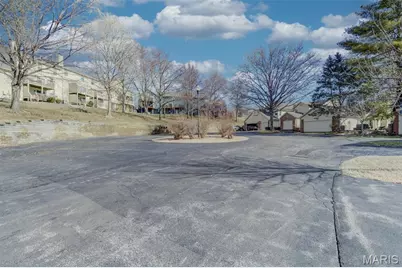 11941 Autumn Trace Court, Maryland Heights, MO 63043 - Photo 5