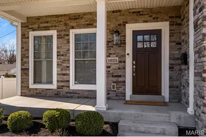 1025 Barry Court, Kirkwood, MO 63122 - Photo 3