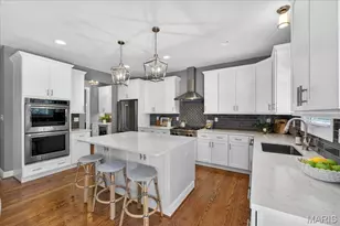 1025 Barry Ct, Kirkwood, MO 63122 - Photo 7