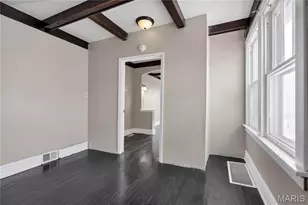 3915 Schiller Pl, Saint Louis, MO 63116 - Photo 7