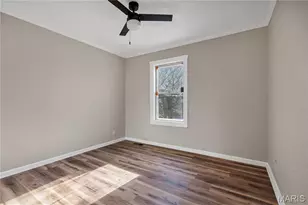 3915 Schiller Pl, Saint Louis, MO 63116 - Photo 9