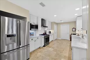 127 E Clinton Pl, Kirkwood, MO 63122 - Photo 9