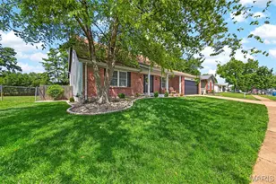 693 Rustic Valley Dr, Ballwin, MO 63021 - Photo 3