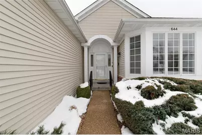 644 Falconcrest Drive, Lake Saint Louis, MO 63367 - Photo 3