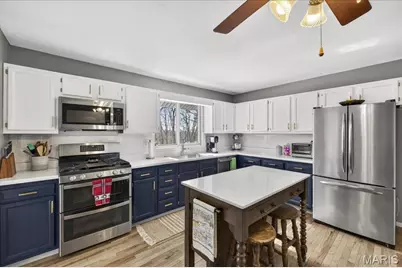 7028 Chalkstone Road, Oakville, MO 63129 - Photo 9