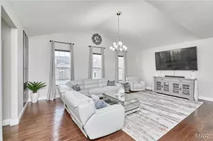 5451 Hagemann Pointe Dr, Saint Louis, MO 63128 - Photo 13