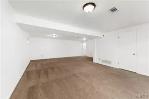 2437 Pinehurst Dr, Saint Louis, MO 63114 - Photo 27