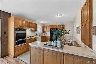 4046 Del Lago Dr, Florissant, MO 63034 - Photo 11